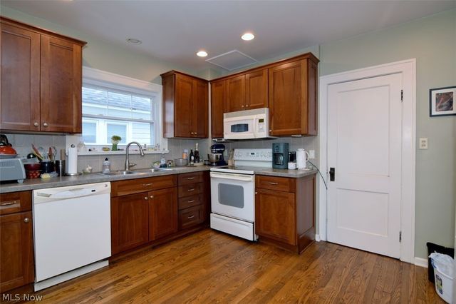3812 Summit Park Road, Cleveland Heights, OH 44121