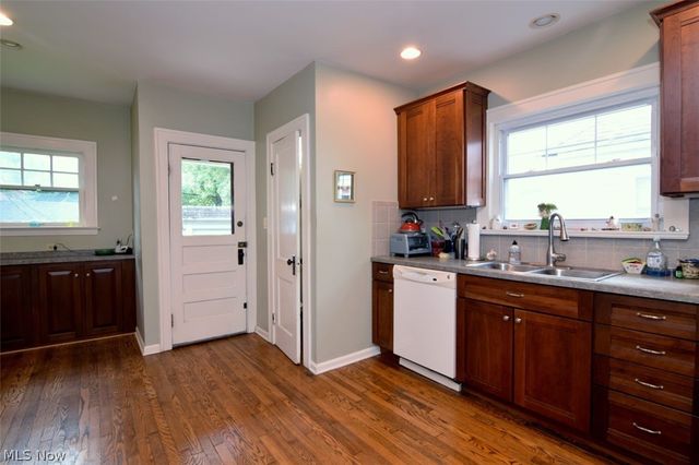 3812 Summit Park Road, Cleveland Heights, OH 44121