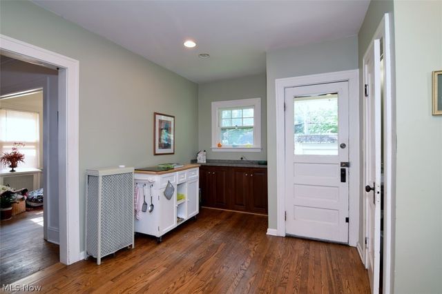 3812 Summit Park Road, Cleveland Heights, OH 44121