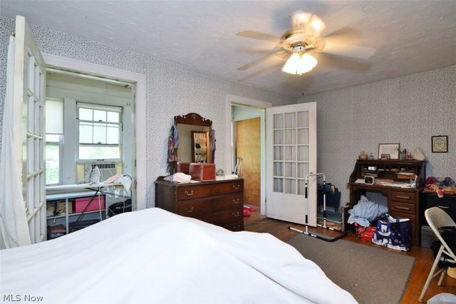 3812 Summit Park Road, Cleveland Heights, OH 44121