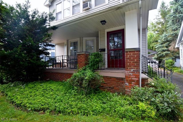 3812 Summit Park Road, Cleveland Heights, OH 44121