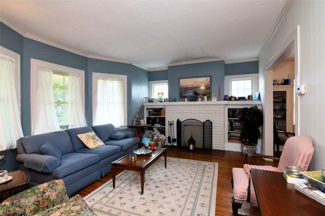 3812 Summit Park Road, Cleveland Heights, OH 44121