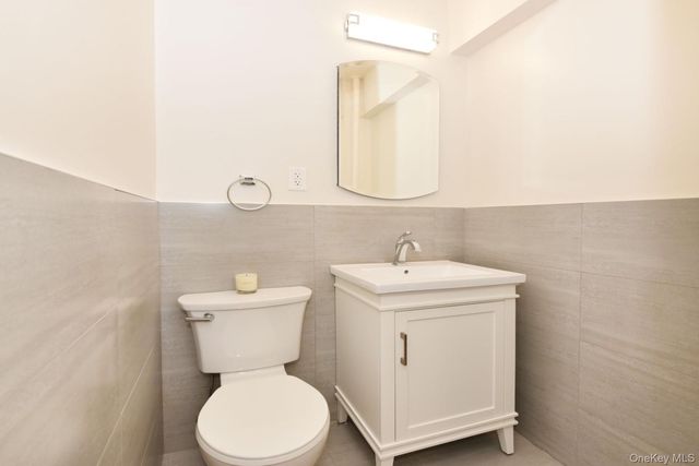 64-11 99 Street 418, Rego Park, NY 11374