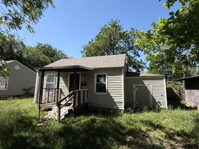 1711 W Thoman Street, Springfield, MO 65803