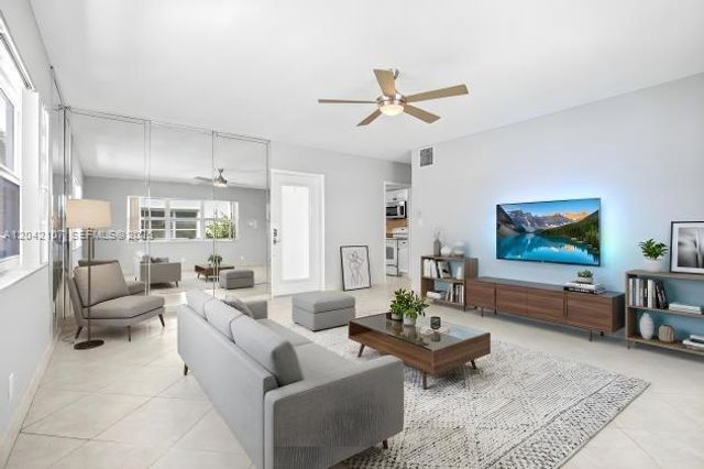 3213 Colony Club Road 3E, Pompano Beach, FL 33062