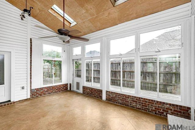 2210 Willowridge Ave, Port Allen, LA 70767