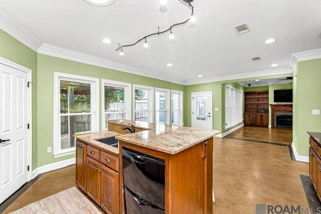 2210 Willowridge Ave, Port Allen, LA 70767