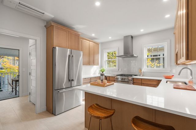 207 Summer St 3, Somerville, MA 02143
