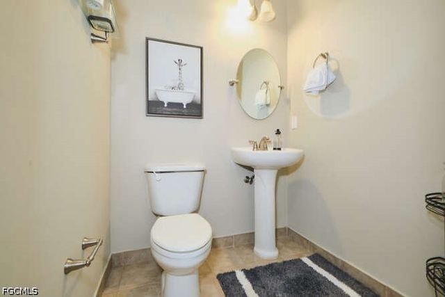 2825 Palm Beach BLVD 117, Fort Myers, FL 33916