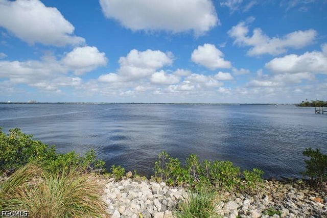 2825 Palm Beach BLVD 117, Fort Myers, FL 33916