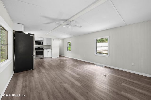 207 MILTON Avenue, Interlachen, FL 32148
