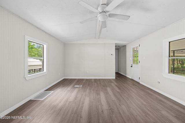 207 MILTON Avenue, Interlachen, FL 32148