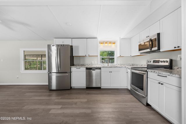 207 MILTON Avenue, Interlachen, FL 32148