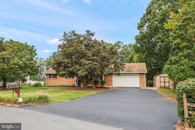3413 HEATHER DR, York, PA 17408