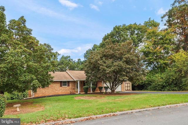 3413 HEATHER DR, York, PA 17408