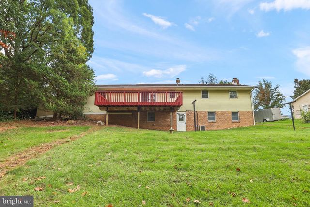 3413 HEATHER DR, York, PA 17408