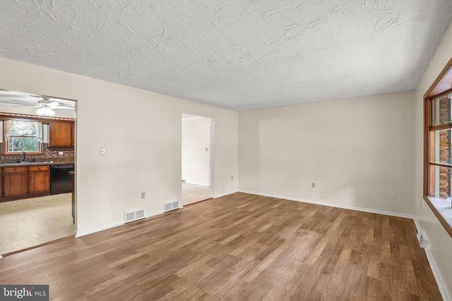 3413 HEATHER DR, York, PA 17408
