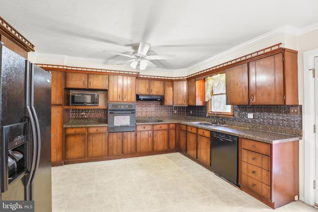 3413 HEATHER DR, York, PA 17408