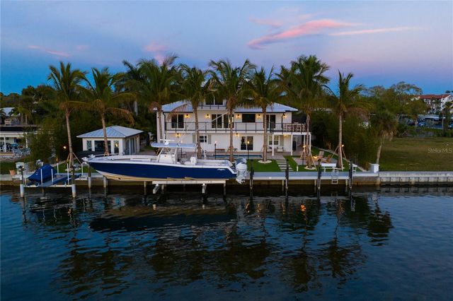 6448 HOLLYWOOD BOULEVARD, Sarasota, FL 34231