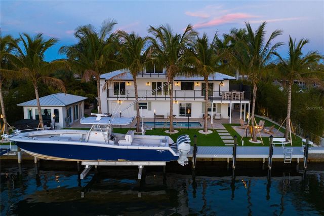 6448 HOLLYWOOD BOULEVARD, Sarasota, FL 34231