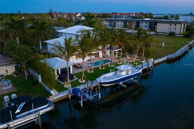 6448 HOLLYWOOD BOULEVARD, Sarasota, FL 34231