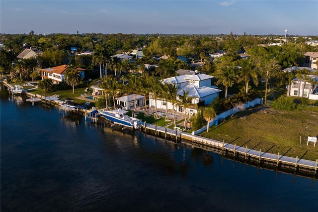 6448 HOLLYWOOD BOULEVARD, Sarasota, FL 34231