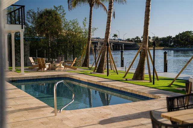 6448 HOLLYWOOD BOULEVARD, Sarasota, FL 34231