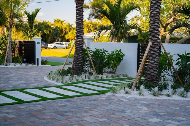 6448 HOLLYWOOD BOULEVARD, Sarasota, FL 34231