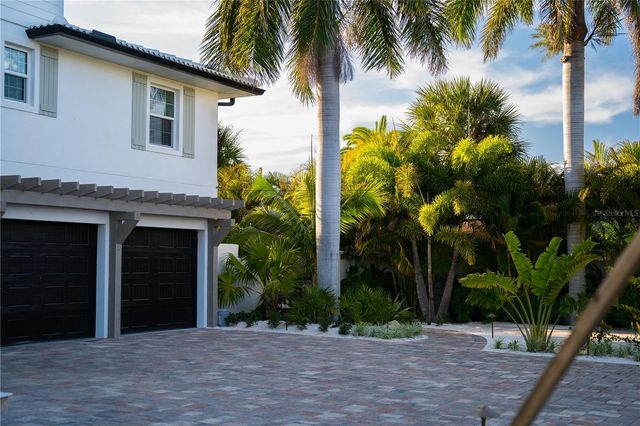 6448 HOLLYWOOD BOULEVARD, Sarasota, FL 34231
