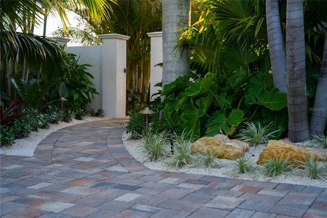 6448 HOLLYWOOD BOULEVARD, Sarasota, FL 34231