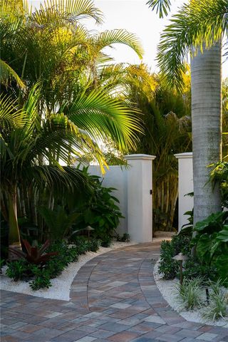 6448 HOLLYWOOD BOULEVARD, Sarasota, FL 34231