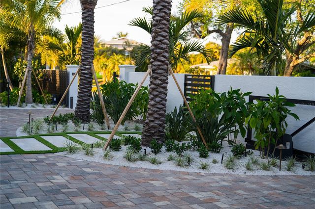 6448 HOLLYWOOD BOULEVARD, Sarasota, FL 34231