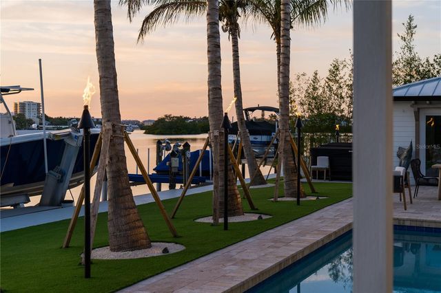 6448 HOLLYWOOD BOULEVARD, Sarasota, FL 34231