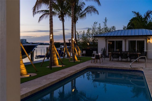 6448 HOLLYWOOD BOULEVARD, Sarasota, FL 34231