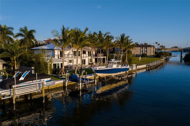 6448 HOLLYWOOD BOULEVARD, Sarasota, FL 34231