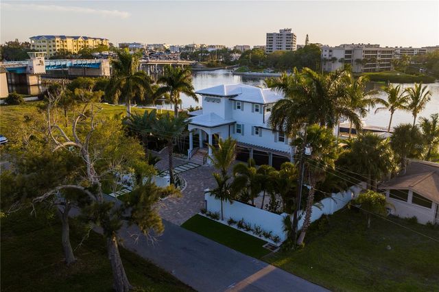 6448 HOLLYWOOD BOULEVARD, Sarasota, FL 34231