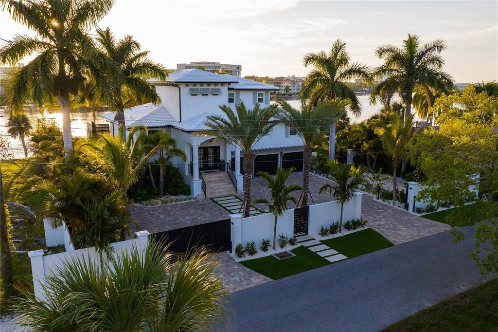 6448 HOLLYWOOD BOULEVARD, Sarasota, FL 34231
