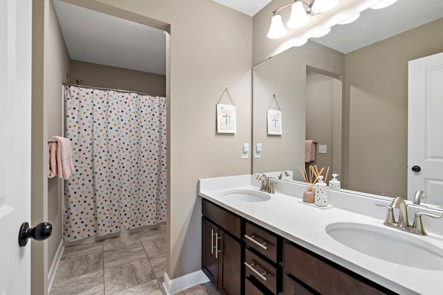 3894 Carver Path, Chaska, MN 55318