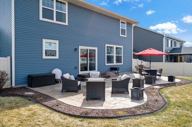 3894 Carver Path, Chaska, MN 55318