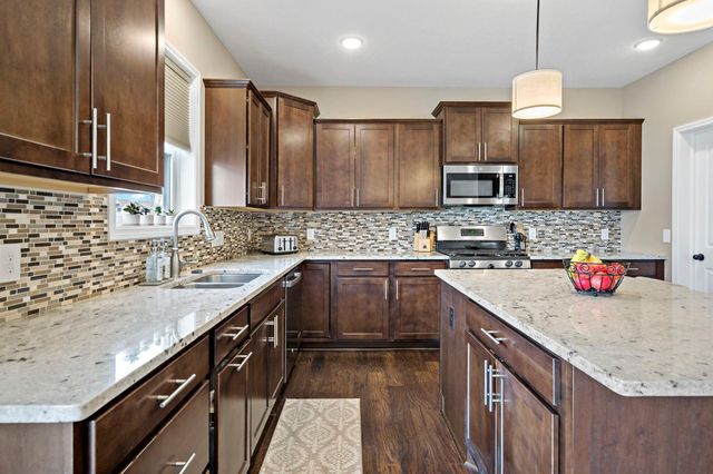 3894 Carver Path, Chaska, MN 55318