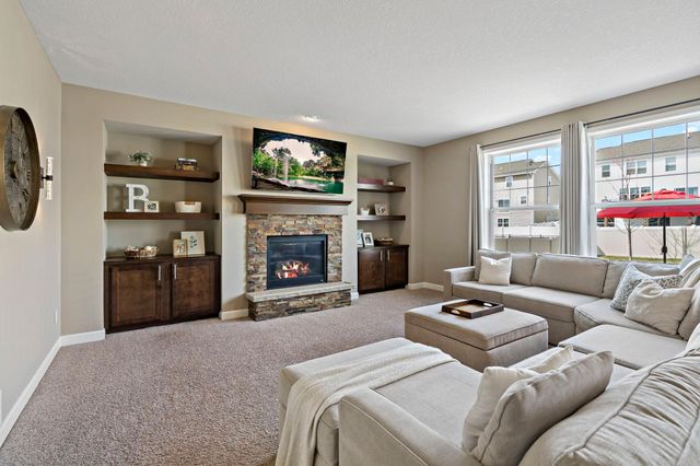 3894 Carver Path, Chaska, MN 55318