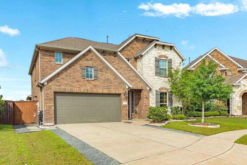 10306 Aldrin Drive, Rosharon, TX 77583