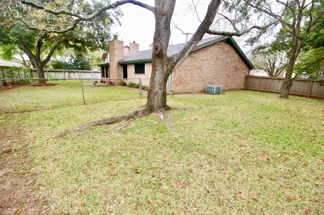 3146 Wagon Trail Drive, Sugar Land, TX 77479