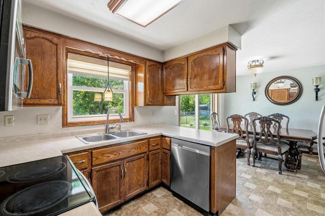 2430 HEATHER ROAD, Green Bay, WI 54311
