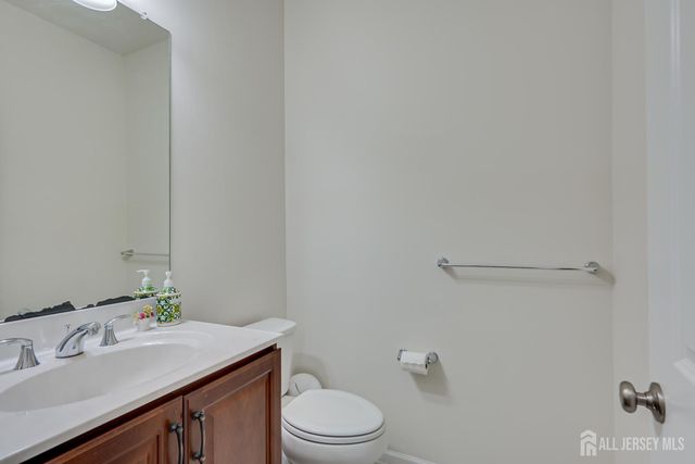 14 Hyacinth Lane, Monroe, NJ 08831