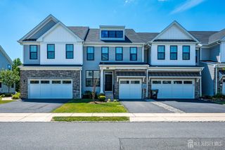 14 Hyacinth Lane, Monroe, NJ 08831