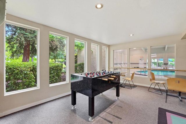 309 Tradewinds Drive 10, San Jose, CA 95123