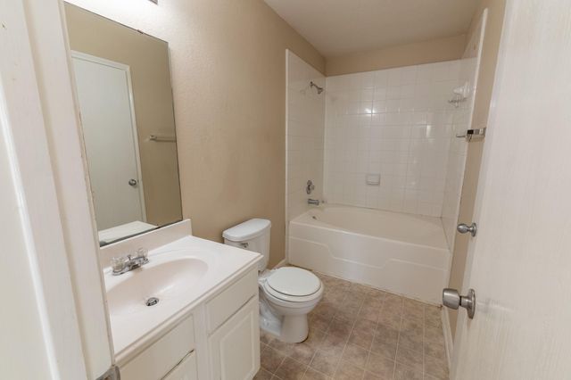 20606 Bishops Gate Lane, Humble, TX 77338