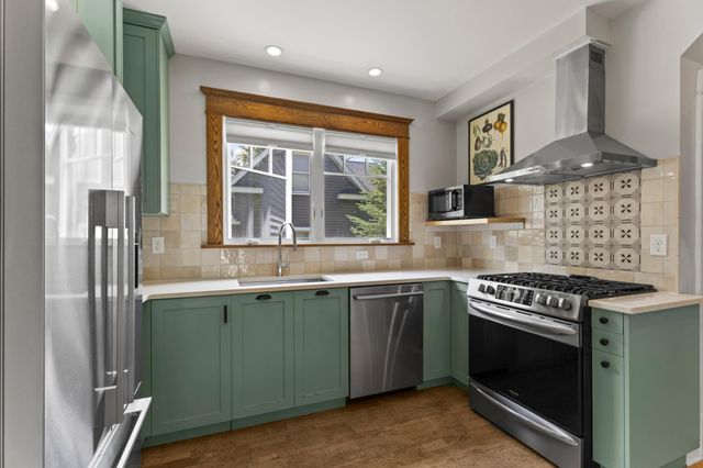 1646 Taylor Avenue, Saint Paul, MN 55104
