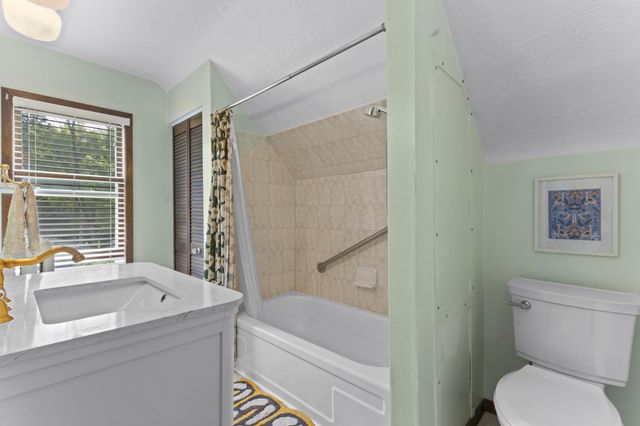 1646 Taylor Avenue, Saint Paul, MN 55104